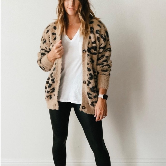 🆕️ Fuzzy Leopard Button Cardigan~Khaki - Picture 2 of 8